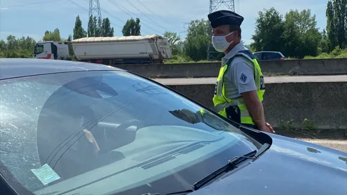 Police : Des contrôles pour lutter contre le téléphone au volant...
